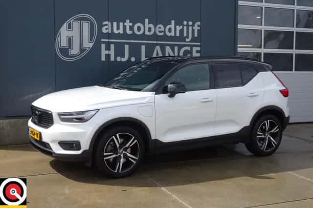 Volvo XC40 (2021) thumbnail 4