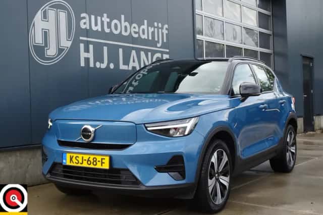 Volvo XC40 (2023) thumbnail 4