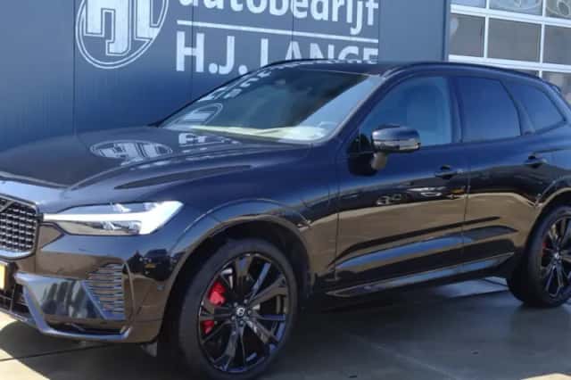 Volvo XC60 (2024) thumbnail 1