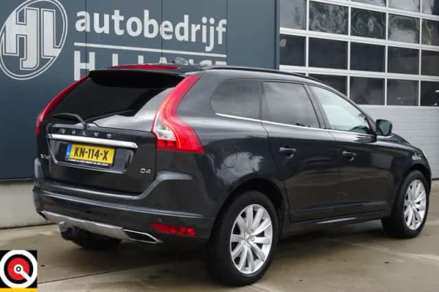 Volvo XC60 (2015) thumbnail 5