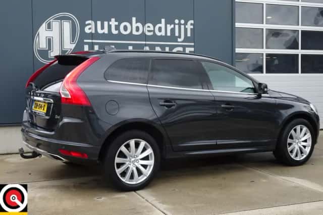 Volvo XC60 (2015) thumbnail 6
