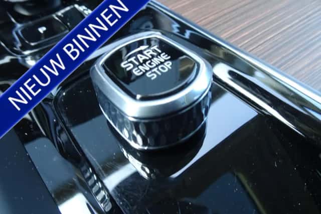 Volvo XC60 (2021) thumbnail 2