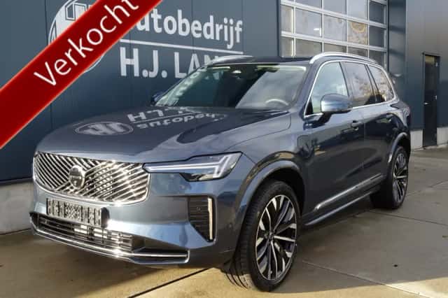 Volvo XC90 (2002) thumbnail 3
