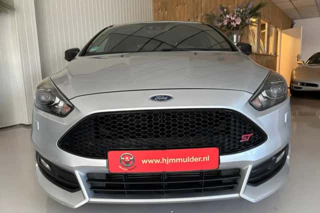 Ford Focus (2016) thumbnail 2
