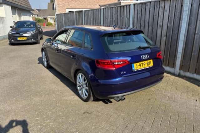 Audi A3 (2013) thumbnail 3