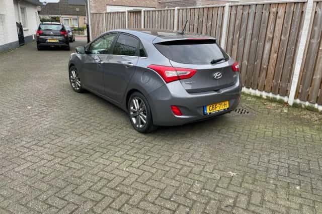 Hyundai i30 (2015) thumbnail 3