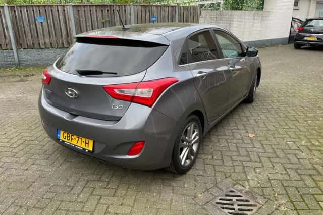 Hyundai i30 (2015) thumbnail 4