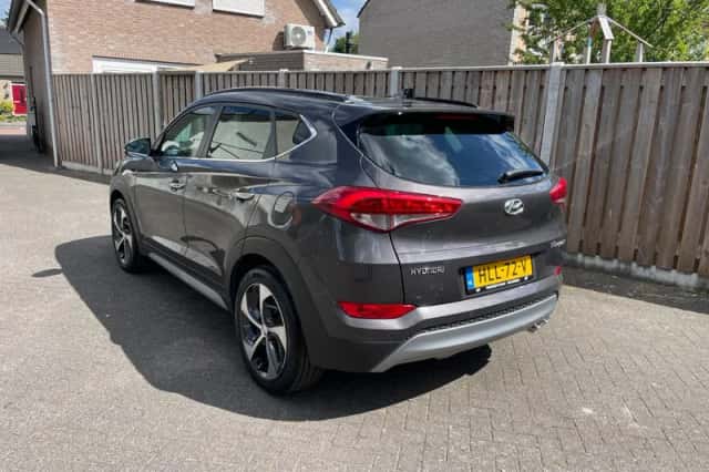 Hyundai Tucson (2018) thumbnail 3