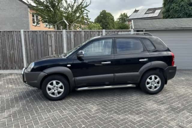 Hyundai Tucson (2005) thumbnail 1