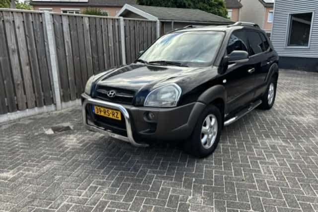 Hyundai Tucson (2005) thumbnail 2