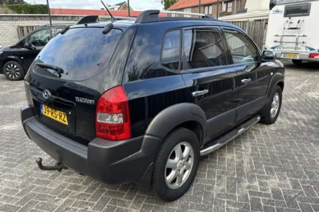 Hyundai Tucson (2005) thumbnail 4