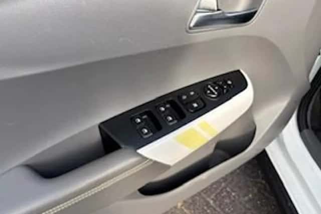 Kia Picanto (2018) thumbnail 6