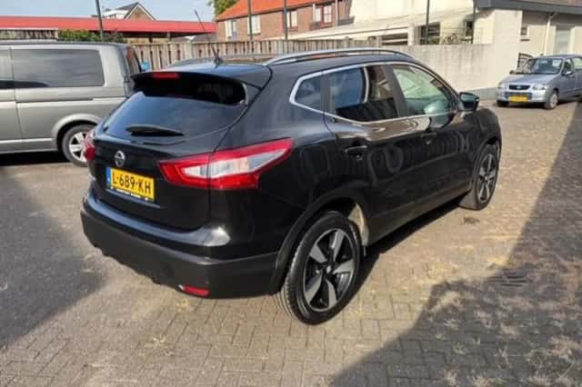 Nissan Qashqai (2017) thumbnail 4