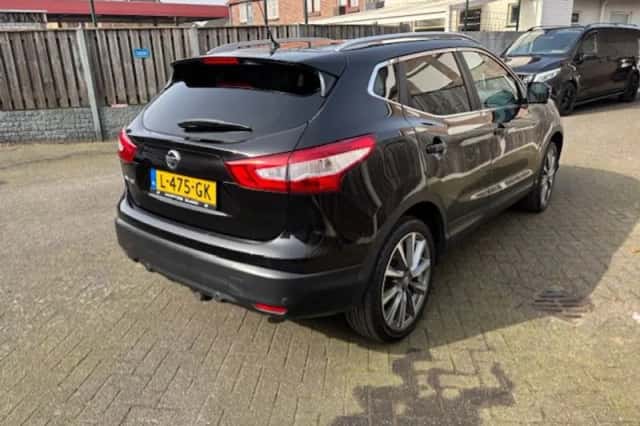 Nissan Qashqai (2016) thumbnail 4