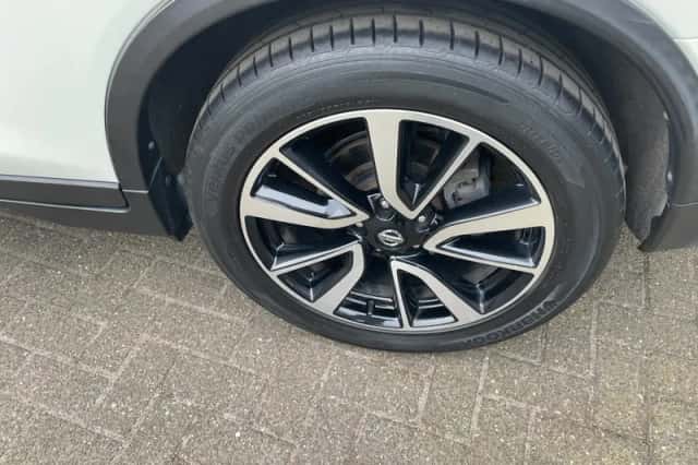 Nissan X-Trail (2017) thumbnail 5