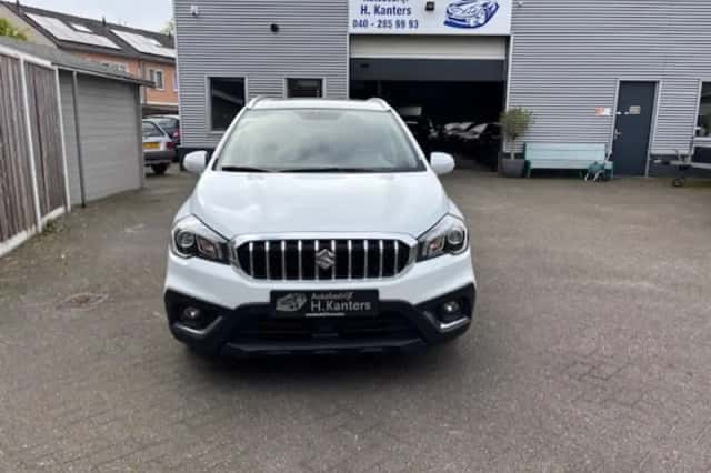 Suzuki S-Cross (2019) thumbnail 3