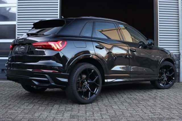 Audi Q3 (2019) thumbnail 2