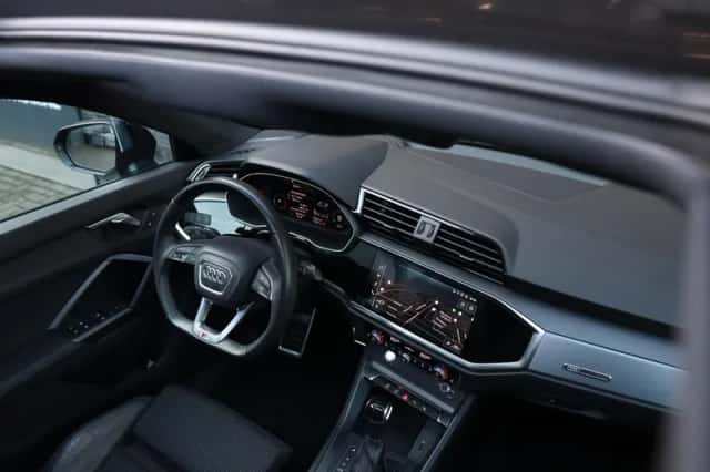 Audi Q3 (2019) thumbnail 3