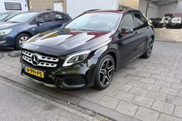 Mercedes-Benz GLA (2020) thumbnail 2