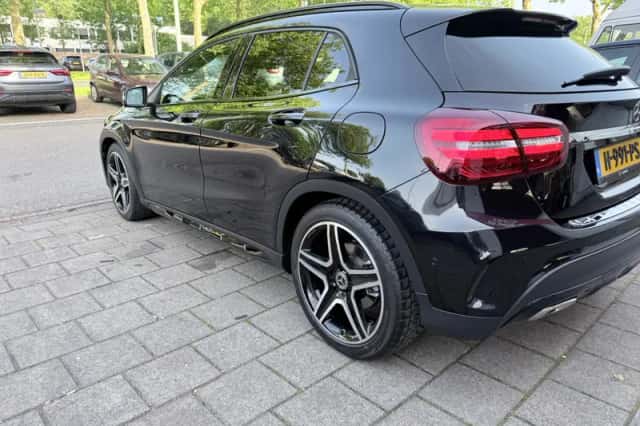 Mercedes-Benz GLA (2020) thumbnail 3