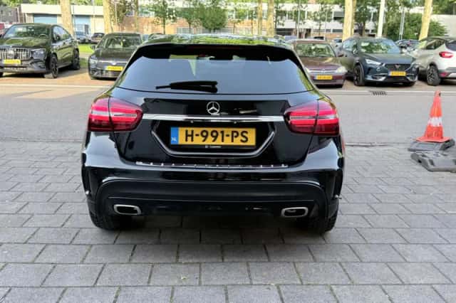 Mercedes-Benz GLA (2020) thumbnail 4