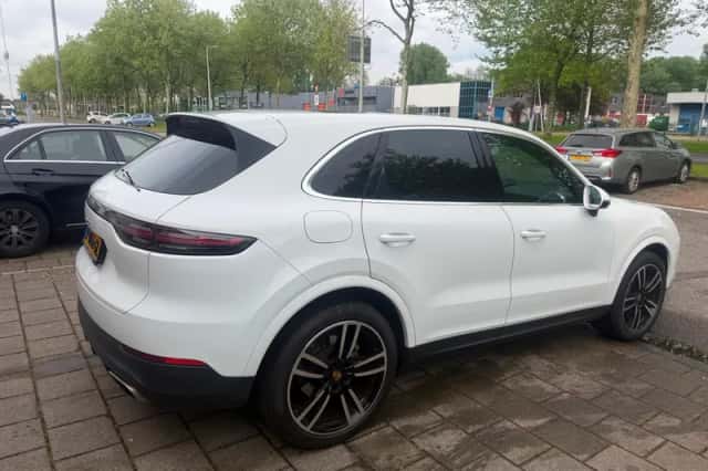 Porsche Cayenne (2018) thumbnail 4