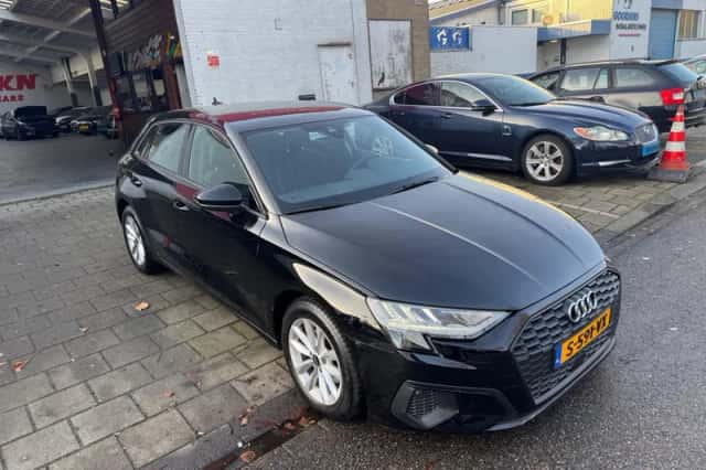 Audi A3 (2023) thumbnail 3