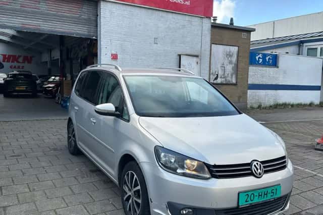 Volkswagen Touran (2013) thumbnail 3