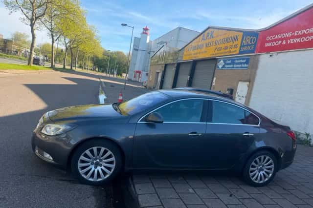 Opel Insignia (2009) thumbnail 2