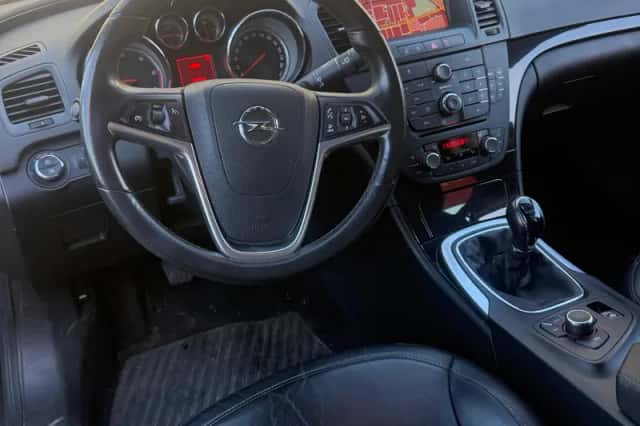 Opel Insignia (2009) thumbnail 4