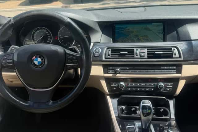 BMW 5-Serie (2013) thumbnail 3