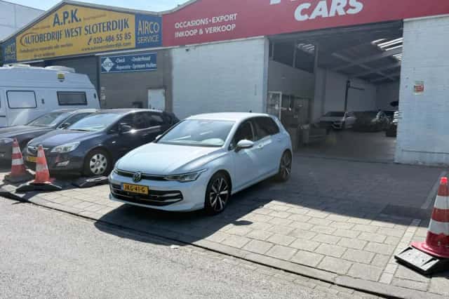 Volkswagen Golf (2025) thumbnail 1