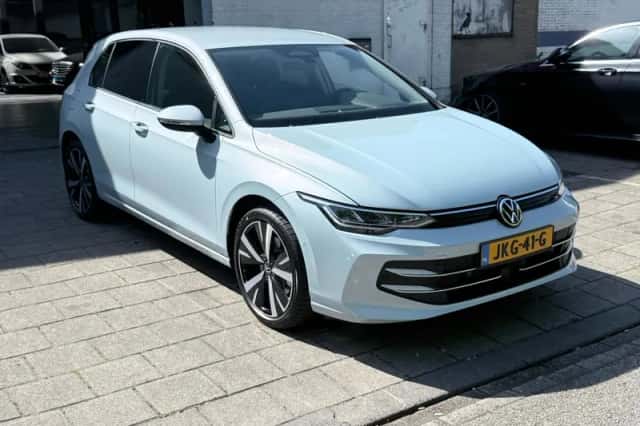 Volkswagen Golf (2025) thumbnail 3