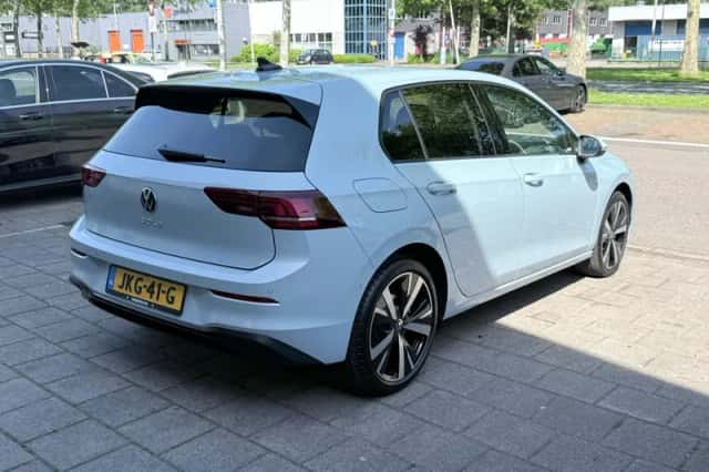 Volkswagen Golf (2025) thumbnail 6