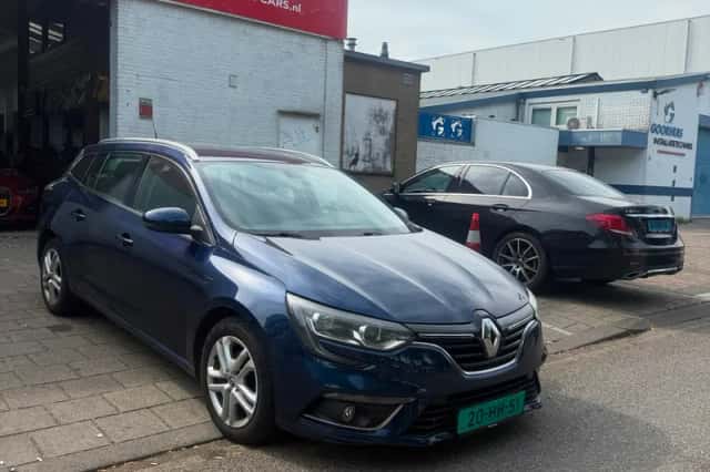 Renault Mégane (2017) thumbnail 1