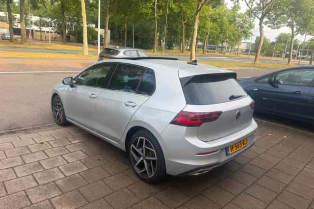 Volkswagen Golf (2020) thumbnail 2