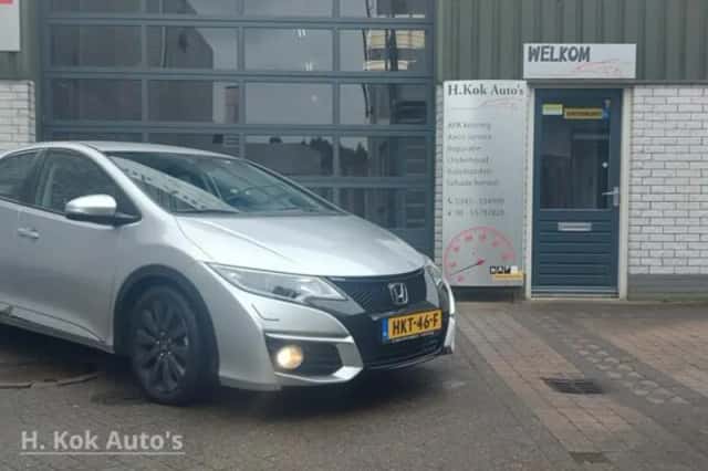 Honda Civic (2017) thumbnail 2