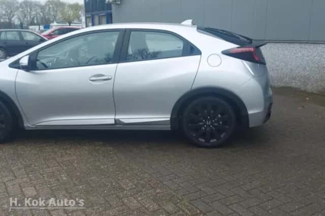 Honda Civic (2017) thumbnail 3