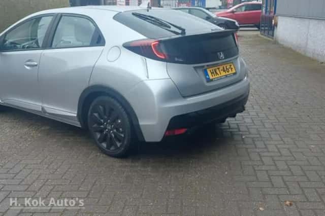Honda Civic (2017) thumbnail 4
