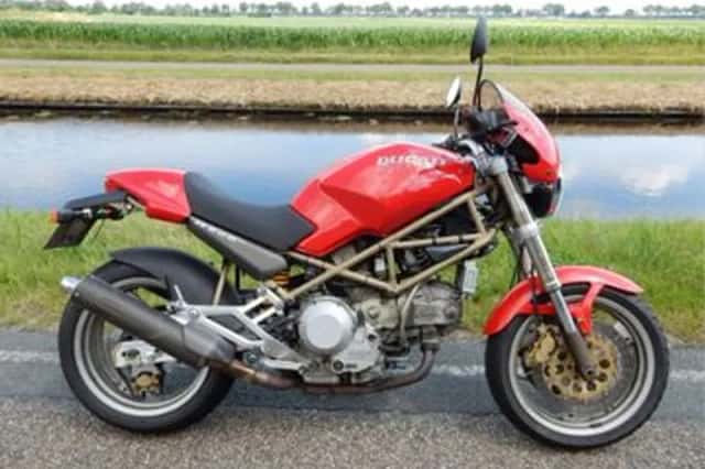 DUCATI M (1997) thumbnail 2