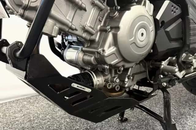 Suzuki DL650A €7650,00 (2017) thumbnail 6