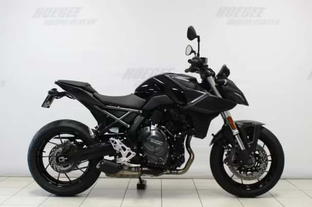 Suzuki GSX-8S (2023) thumbnail 1
