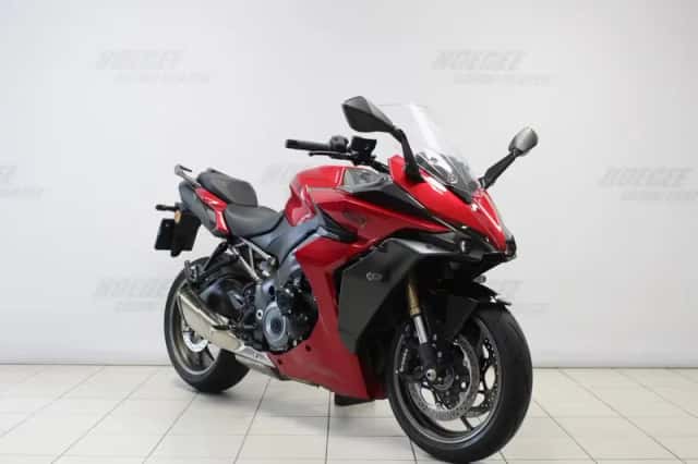 Suzuki GSX-S1000GT (2025) thumbnail 2