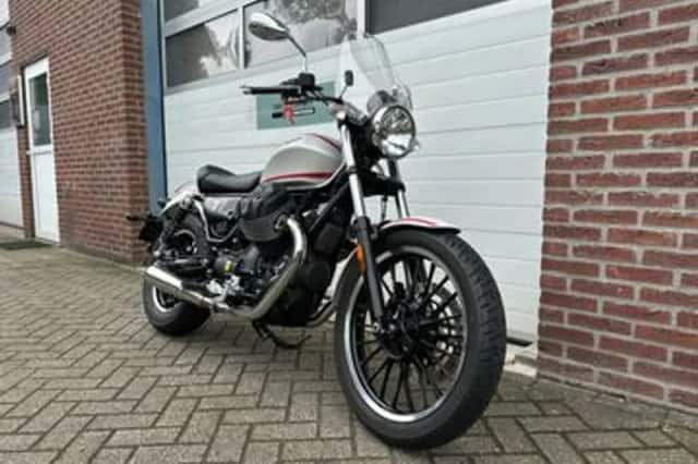 Moto Guzzi V9 (2016) thumbnail 2