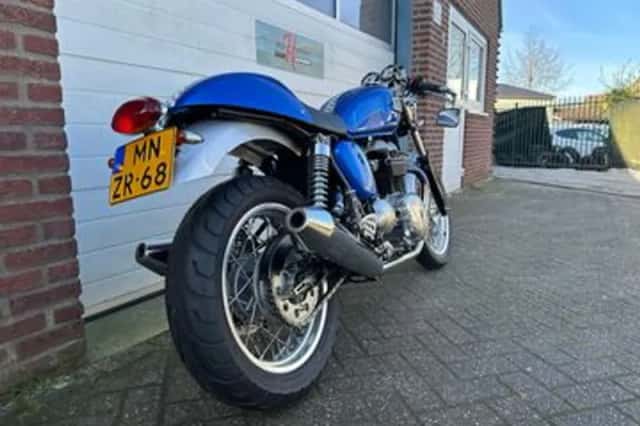 Triumph THRUXTON (2005) thumbnail 3