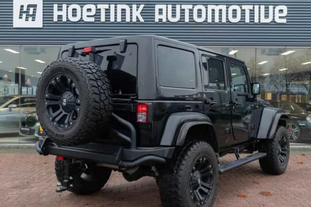 Jeep Wrangler (2012) thumbnail 2