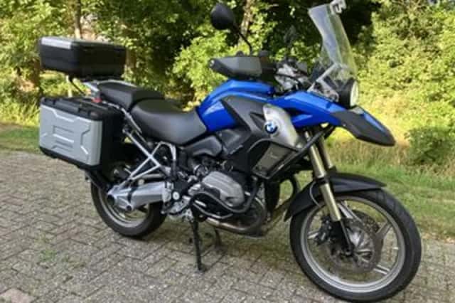 BMW R (2011) thumbnail 1