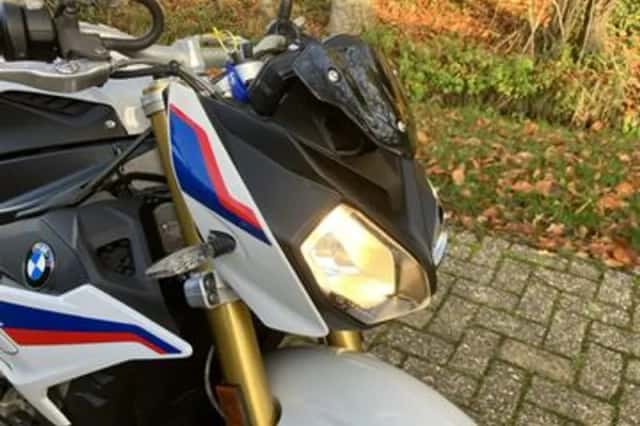 BMW S (2017) thumbnail 3