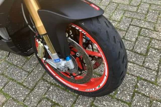 APRILIA TUONO (2015) thumbnail 2