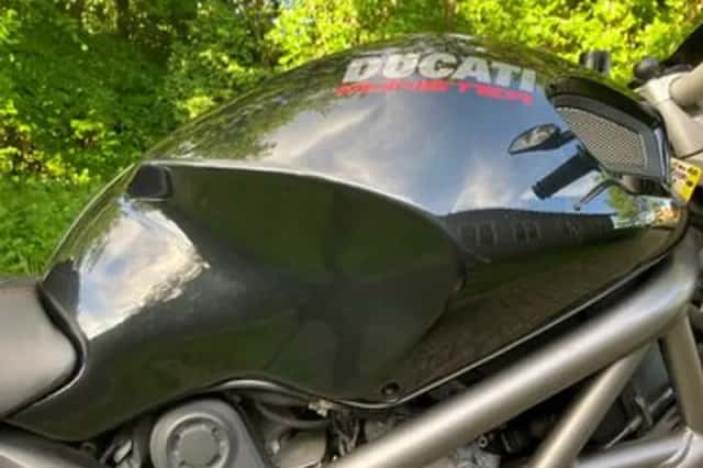 DUCATI M (2011) thumbnail 4